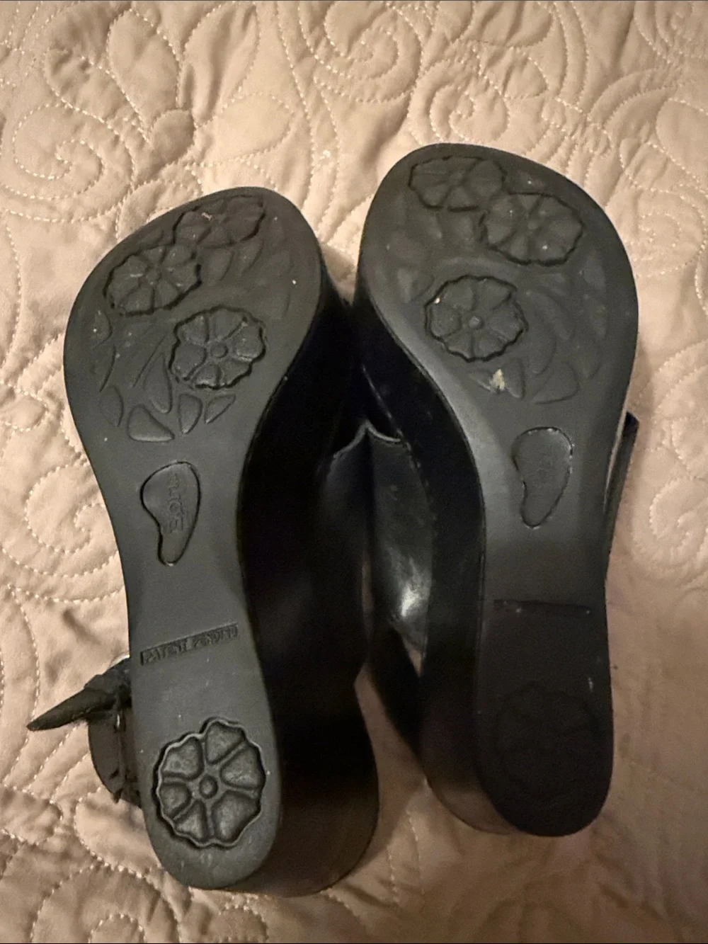 BÓRN Black Leather Wedge Sandals (7)
